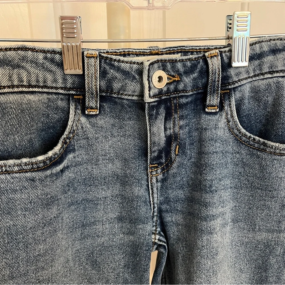 Abercrombie Kids Mid-Rise Flare Jeans in a girls size 11/12, medium wash